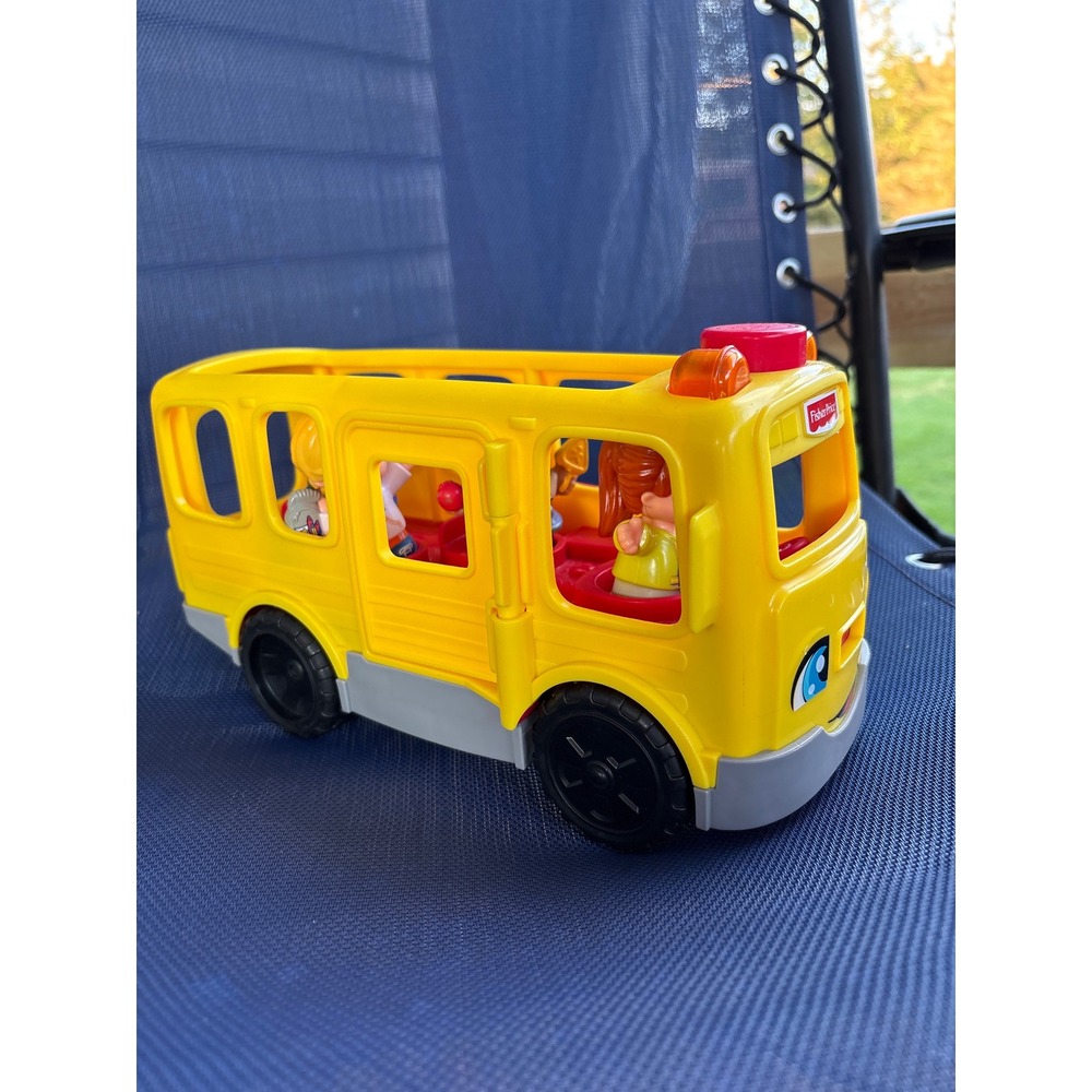 Fisher-Price Little People Lil Movers School Bus Yellow Toy with 4 Figures